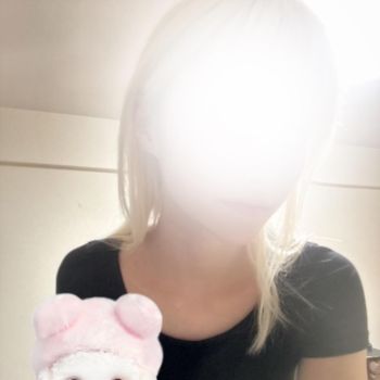 今日は出勤前にカフェでゆっくりしてからお店に来たよー!